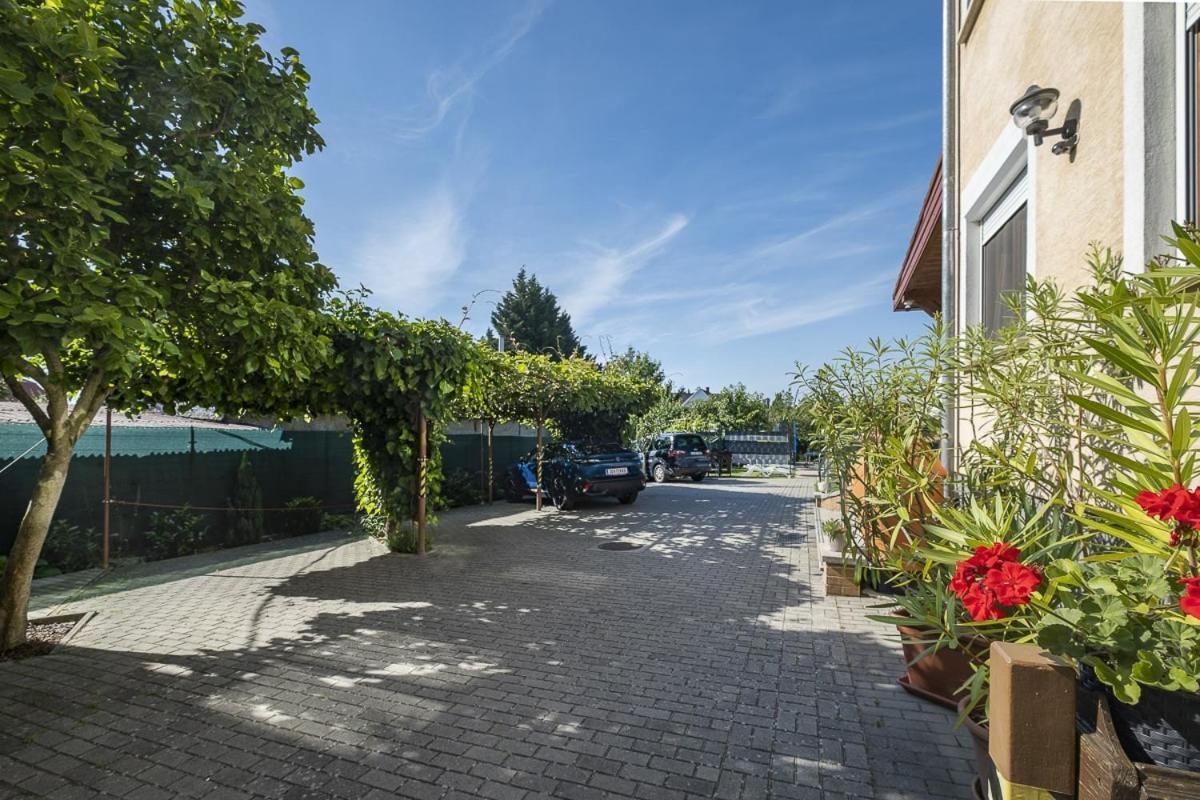 Acs Apartman Heviz Exterior photo